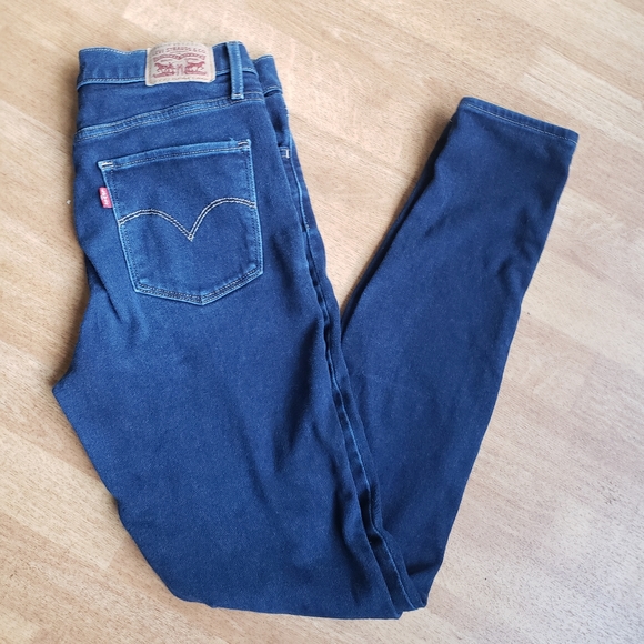 Levi's 720 high rise super skinny 29x32 stretch